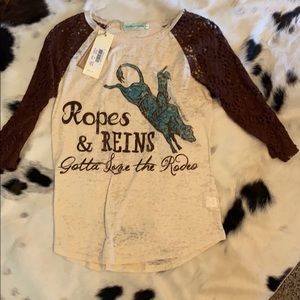 Quarter sleeve shirt